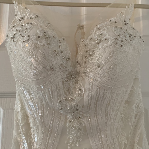 Kitty Chen used wedding dress, size 4, ivory - Picture 2 of 10